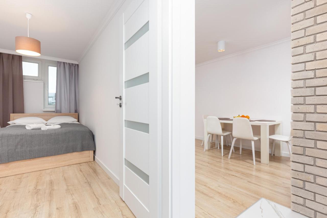 City Center Graniczna By Renters Apartment Warsaw